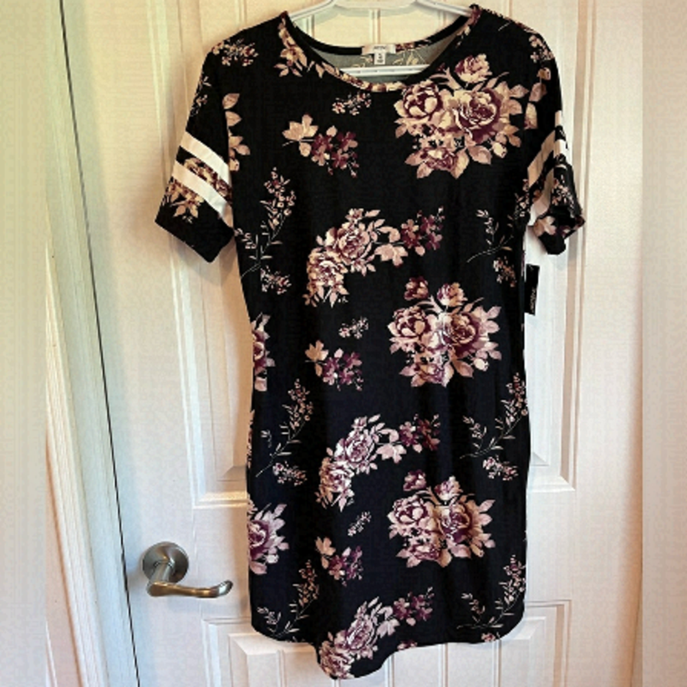 NWT Ardene Floral dress Black Sporty Swimsuit cover up - fits like a Medium - Picture 2 of 8